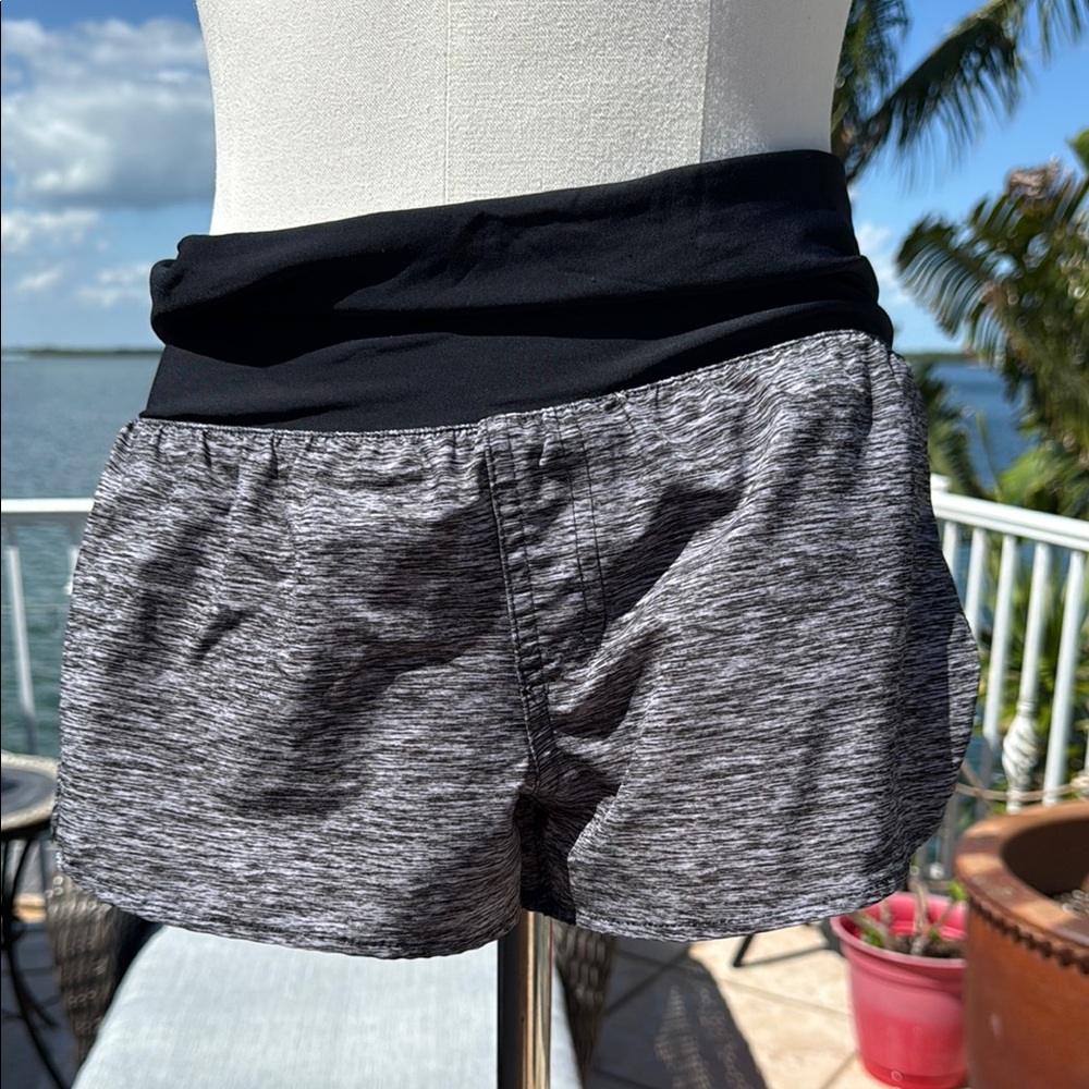 Tuna skin Women's Heathered Black fishing Shorts
